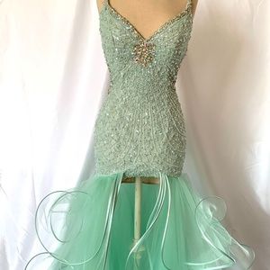 STUNNING Mac Duggal seafoam gown